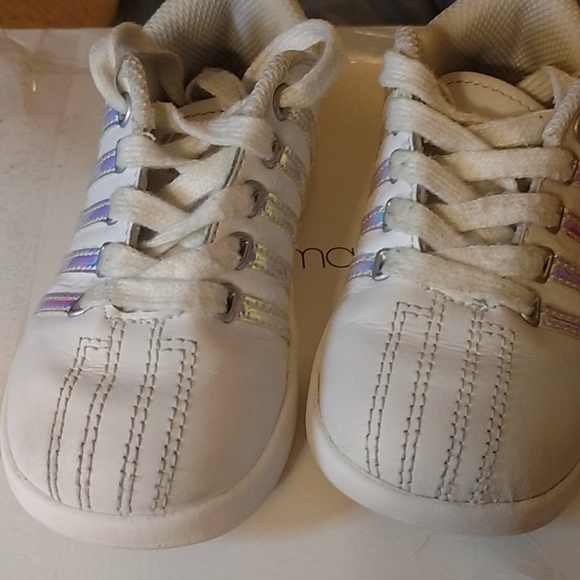 Little girl shoes size 7.5 - Picture 11 of 16